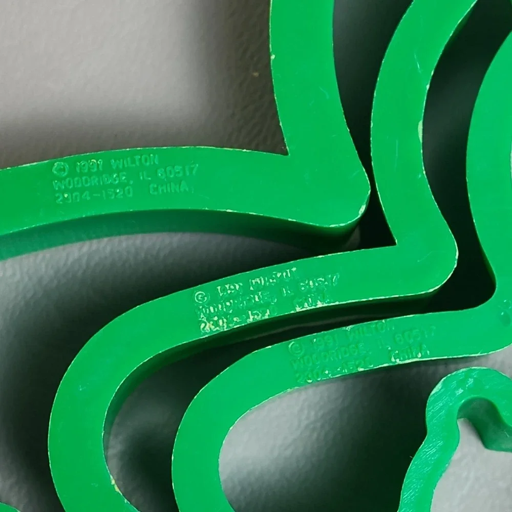 Vtg. Wilton Cookie Cutter Teddy Bear Family Set Of 4Green 1991 6